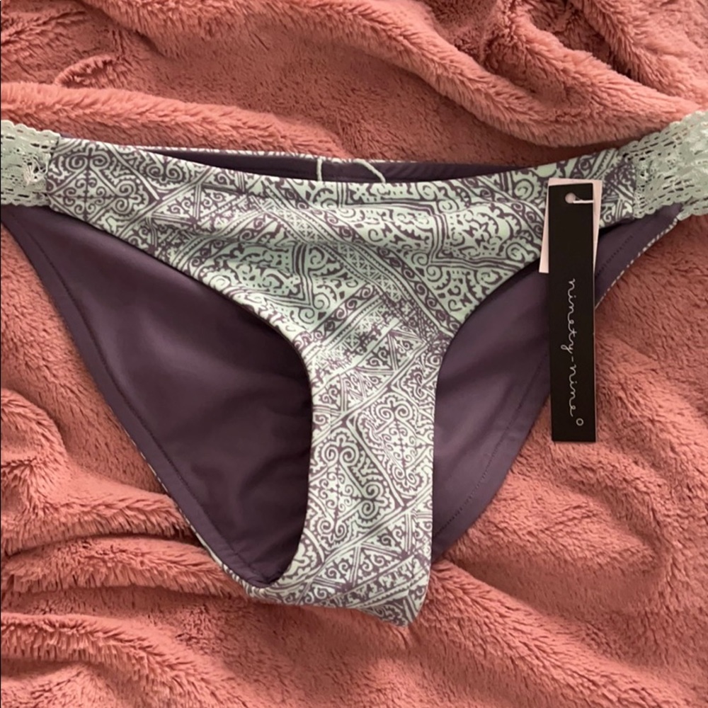 Bikini Set - Picture 3 of 4